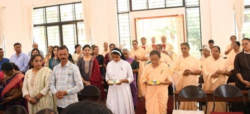 gallery collections rounded rounded-3