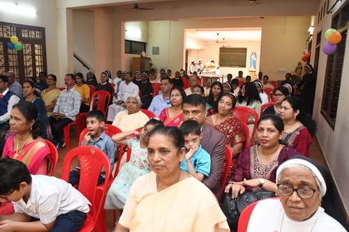 gallery collections rounded rounded-3