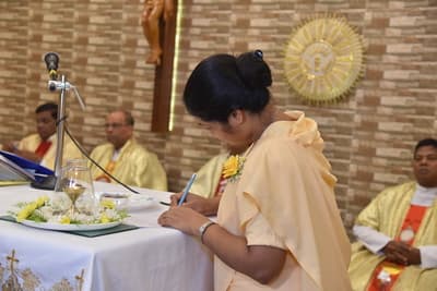 gallery collections rounded rounded-3