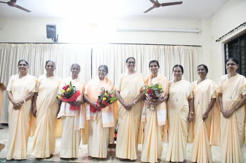 gallery collections rounded rounded-3