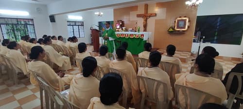 gallery collections rounded rounded-3