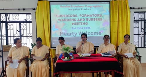 gallery collections rounded rounded-3