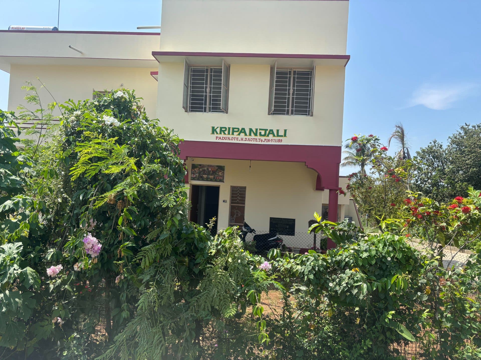 KRIPANJALI, PADUKOTE